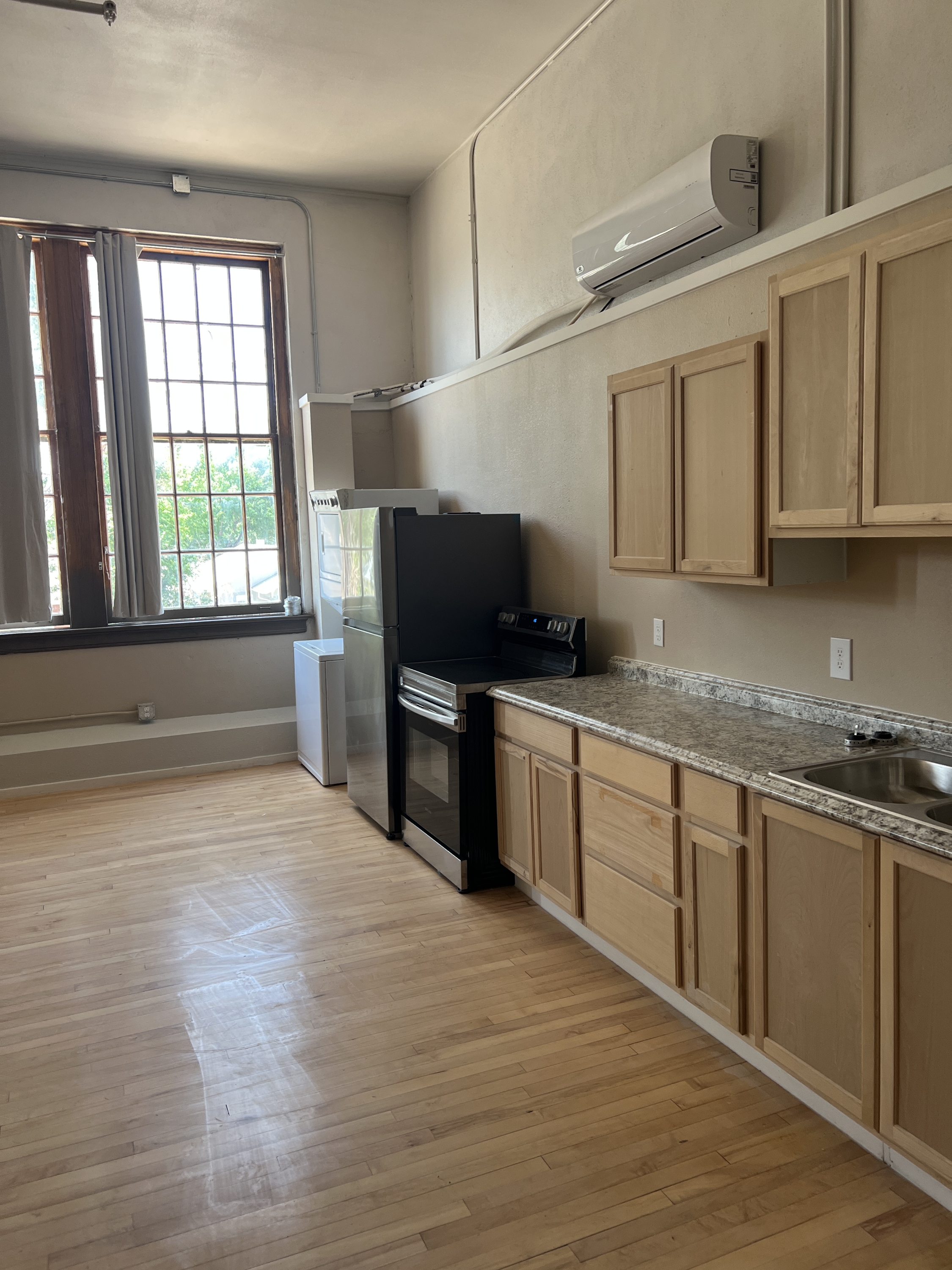 411 Clayton St - 13